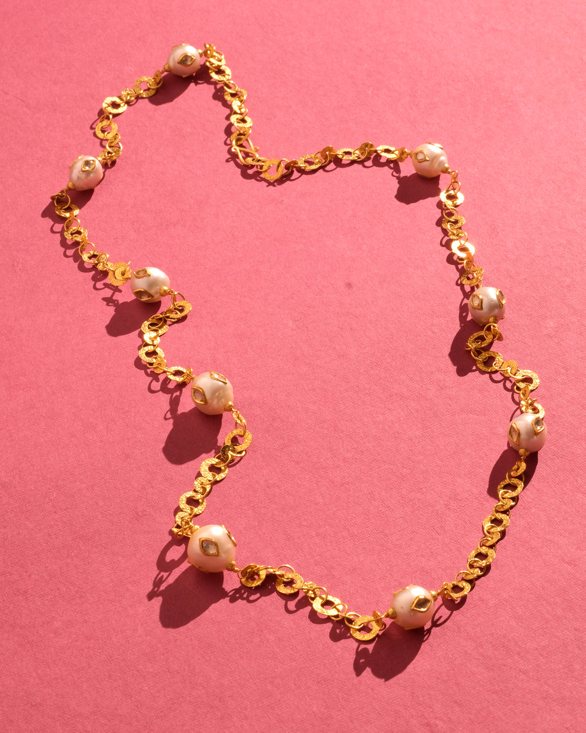 18K GOLD DESIGNER PEARL NECKLACE