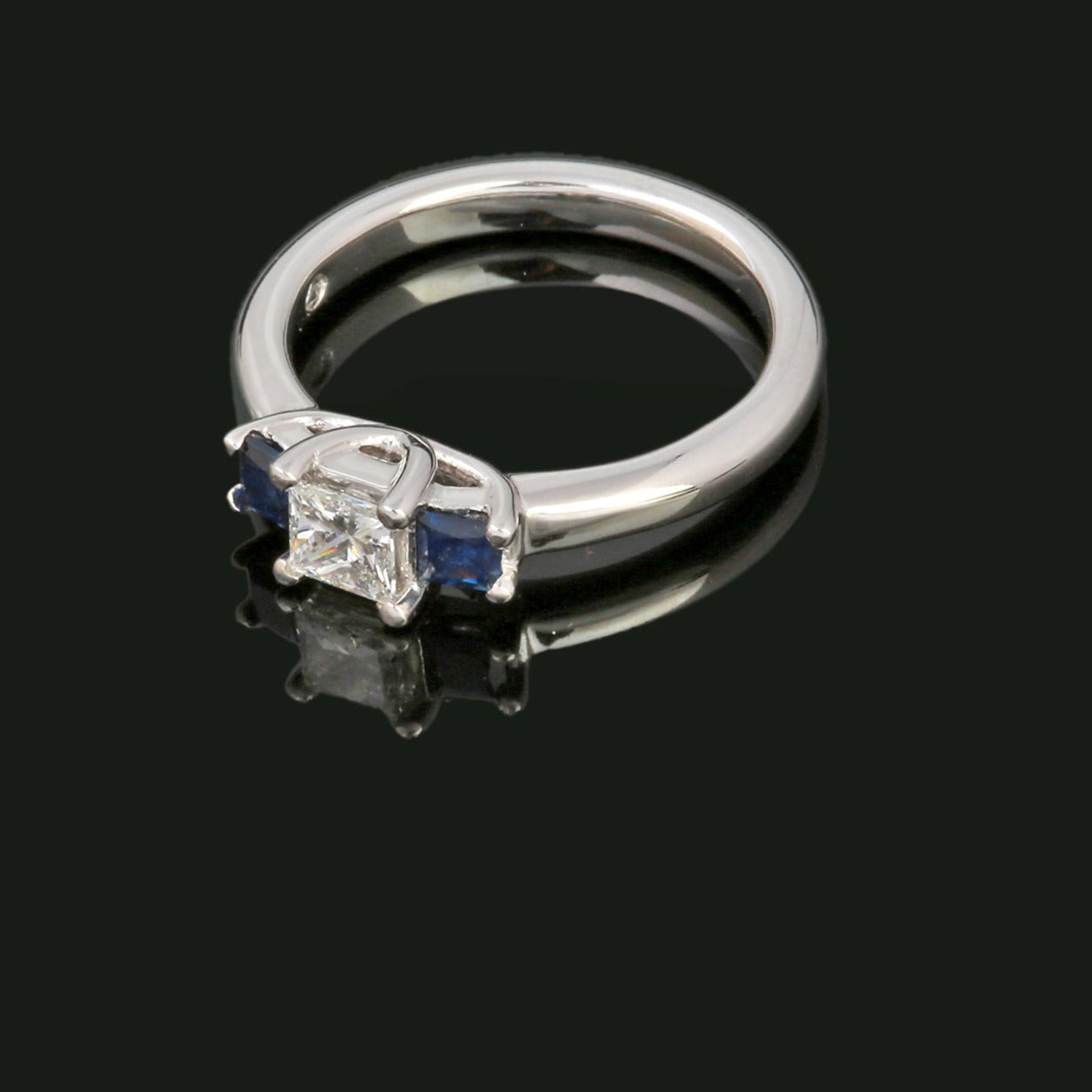 18K White Gold 0.48 Cts Princess Cut Diamond Sapphire Ring