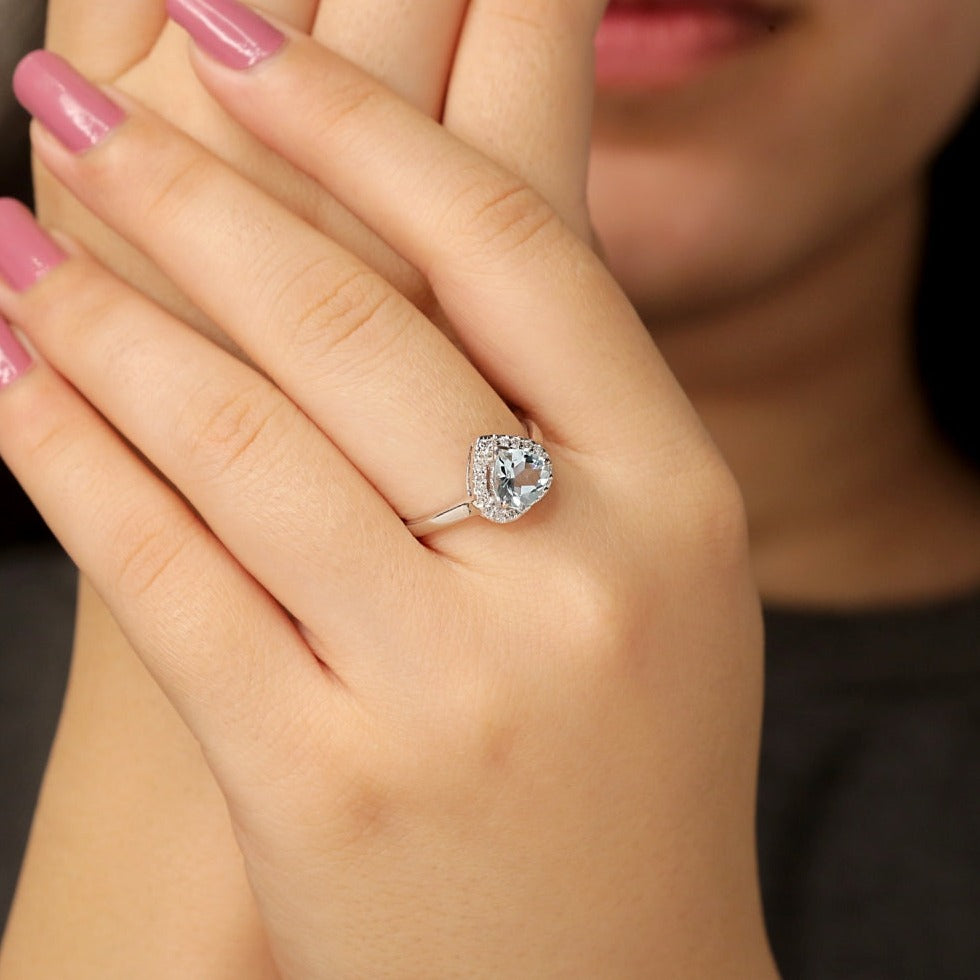 18K gold Aquamarine & Diamond Ring