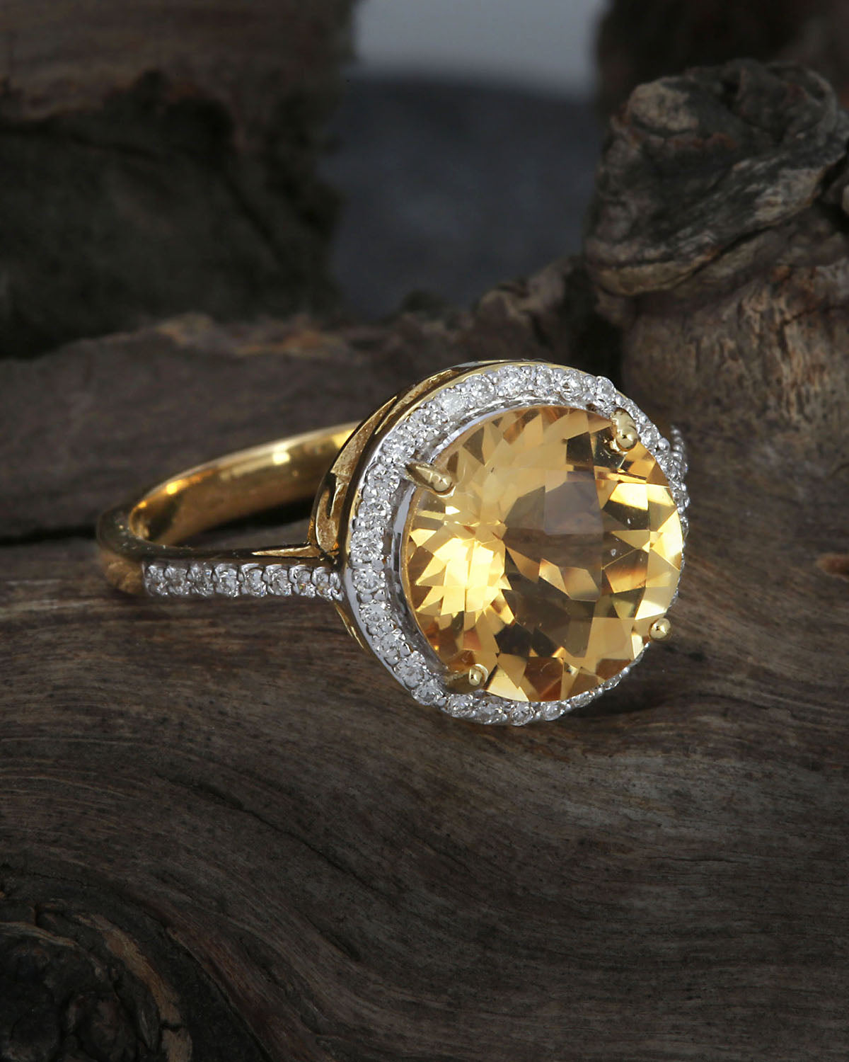 18K gold Citrine & Diamond Ring