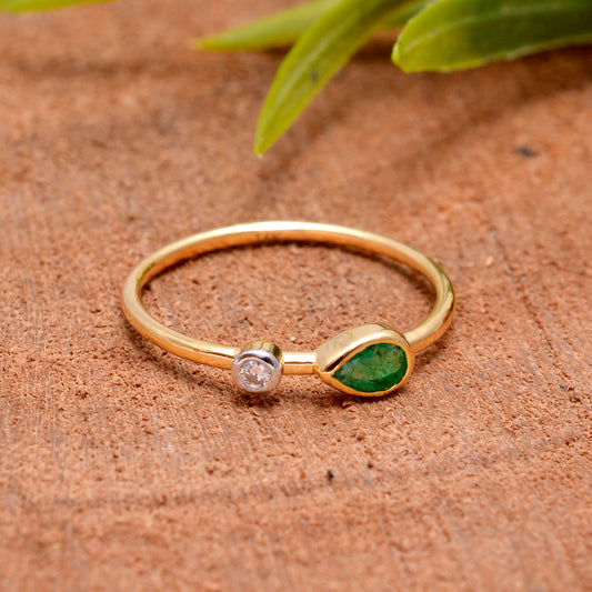 14K Gold Emerald & Diamond Ring