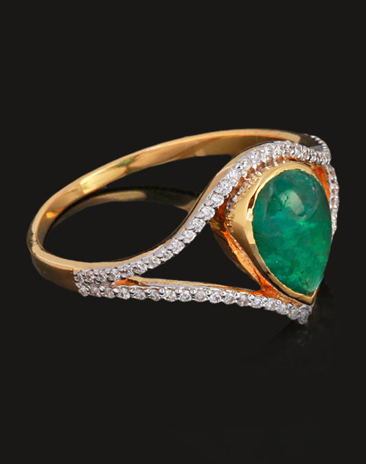14K gold Emerald & Diamond Ring